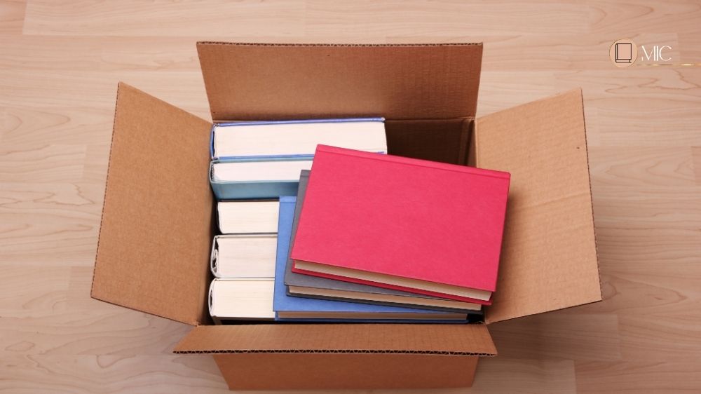 caixa com livros- Dicas de Presentes para o Dia das Mães - Cristãs.